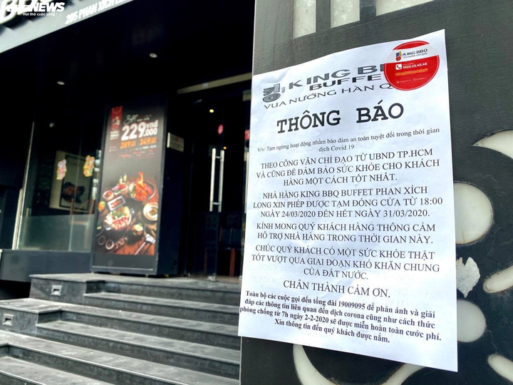 TP.HCM: Starbucks, Highland, Gogi... đồng loạt đóng cửa, chỉ bán mang đi - 1