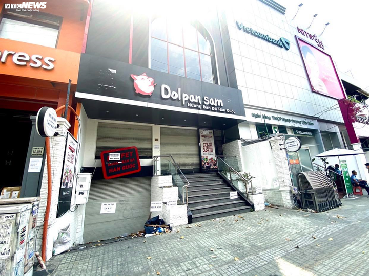 TP.HCM: Starbucks, Highland, Gogi... đồng loạt đóng cửa, chỉ bán mang đi - 10