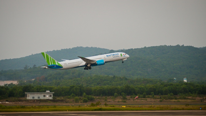 Cận cảnh chuyến bay đặc biệt của Bamboo Airways đưa công dân về nước - 7