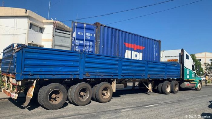 Phát hiện 64 thi thể chết ngạt trong xe tải đến Mozambique - 1