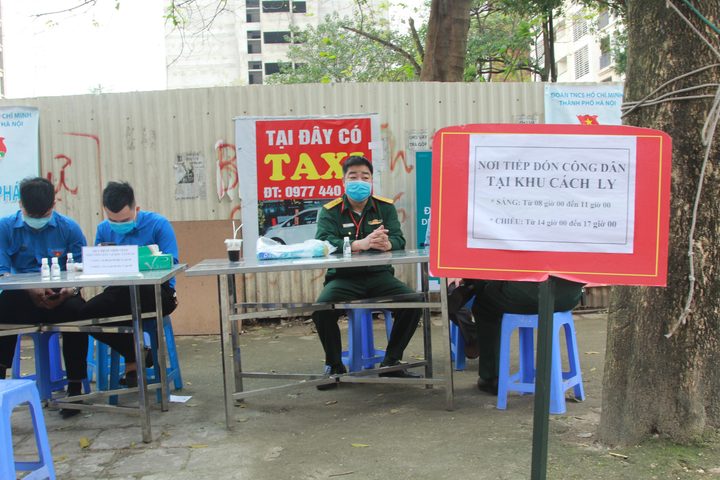 Từ chối nhận đồ tiếp tế cho người cách ly ở khu nhà sinh viên Pháp Vân-Tứ Hiệp - 4