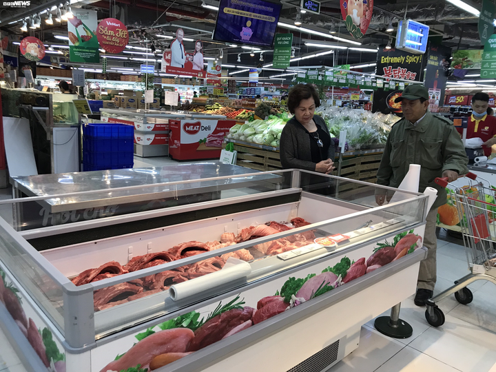 Giá lợn hơi vẫn cao sau chỉ đạo phải giảm của Thủ tướng - 1