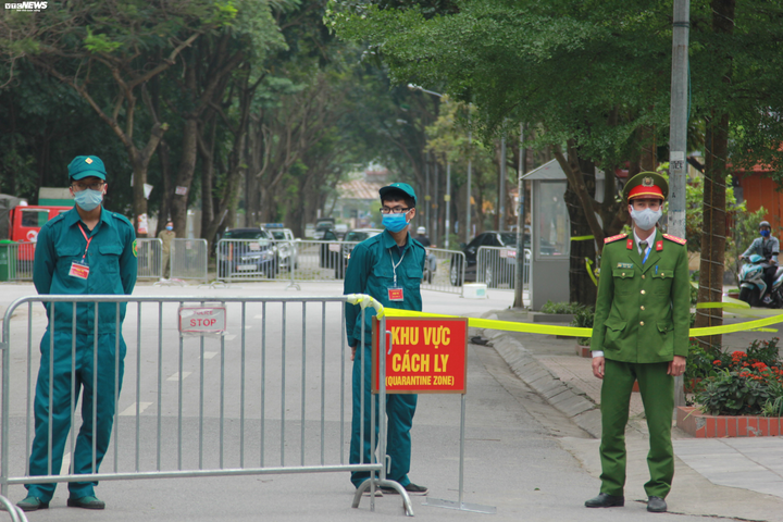 Ảnh: Trà sữa, rượu Soju, thuốc lá... bị từ chối khi đưa vào khu cách ly - 1