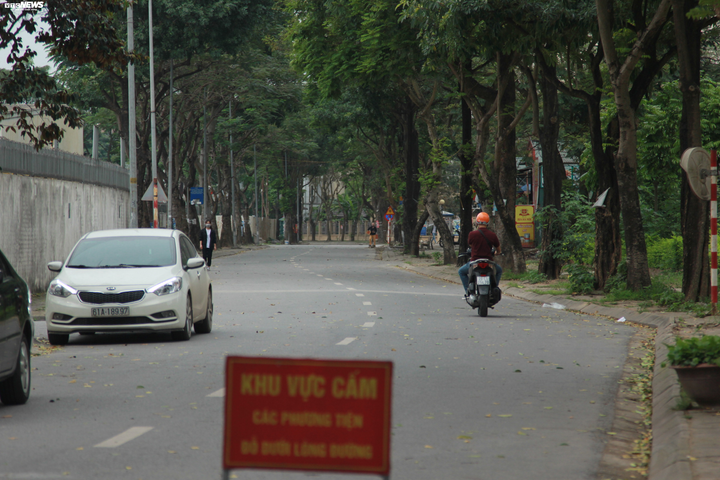 Ảnh: Trà sữa, rượu Soju, thuốc lá... bị từ chối khi đưa vào khu cách ly - 3