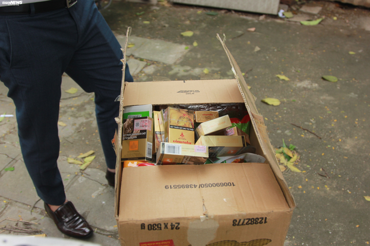 Ảnh: Trà sữa, rượu Soju, thuốc lá... bị từ chối khi đưa vào khu cách ly - 9