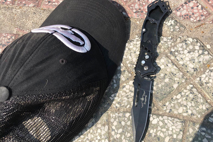 Tên cướp 16 tuổi rút dao dọa tấn công du khách Pháp trên phố Sài Gòn - 2