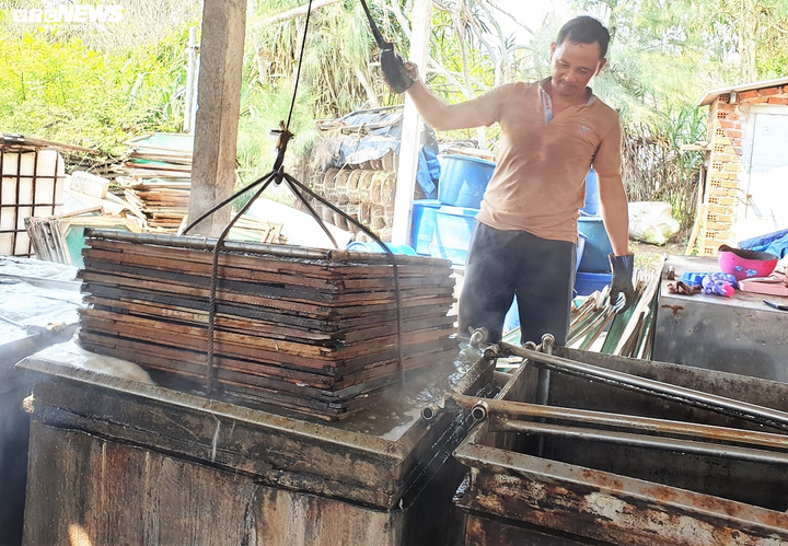 Ảnh: Làng nghề hấp cá ở Bình Minh tất bật vào vụ - 7