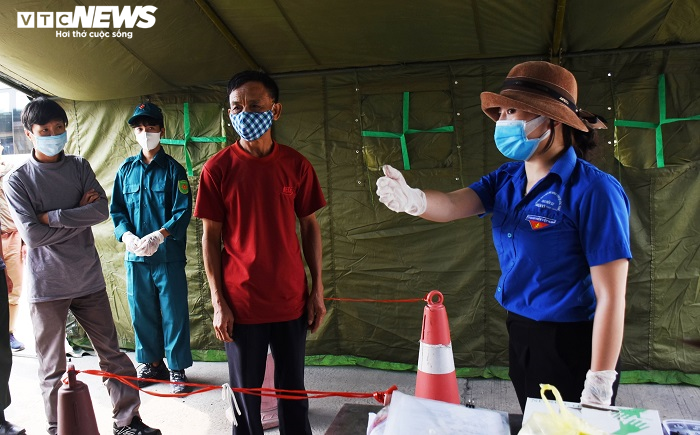 Giáo viên, thanh niên Quảng Ninh tình nguyện 'cắm chốt' phòng dịch Covid-19 - 4