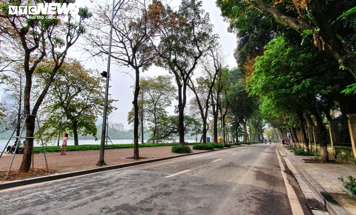 Ảnh: Quán xá đóng cửa, phố phường Hà Nội ngủ yên giữa mùa dịch - 2