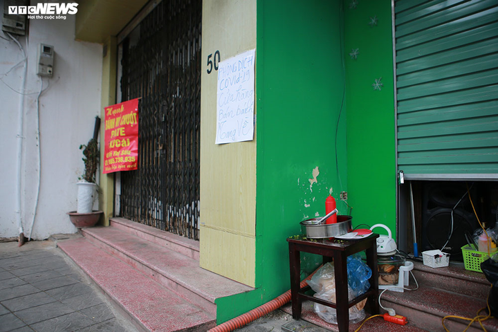 Hàng quán bán đồ ăn sáng ở Hà Nội vẫn chật kín khách - 8