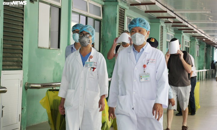 20 ngày 'chiến đấu' chữa trị cho 3 bệnh nhân Covid-19 ở Đà Nẵng - 3