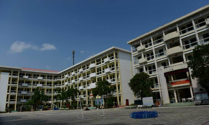 Bộ đội ở khu cách ly dùng Google dịch giao tiếp với Tây bằng 15 thứ tiếng - 4