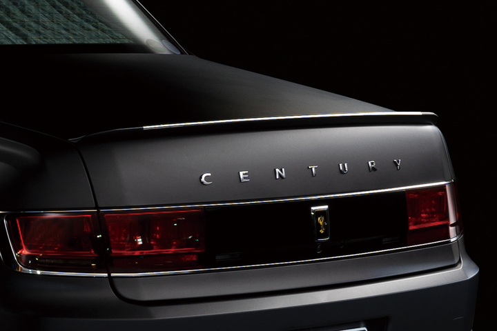 Hãng độ Wald nâng tầm đẳng cấp xe sang Toyota Century của Nhật Bản - 8