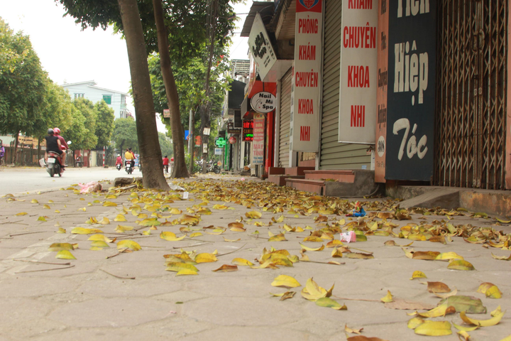 Hàng quán ngoại thành Hà Nội vắng vẻ lạ thường sau lệnh cấm của Chính phủ - 12