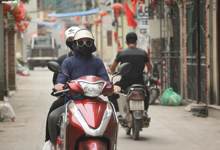 Hàng quán ngoại thành Hà Nội vắng vẻ lạ thường sau lệnh cấm của Chính phủ - 9