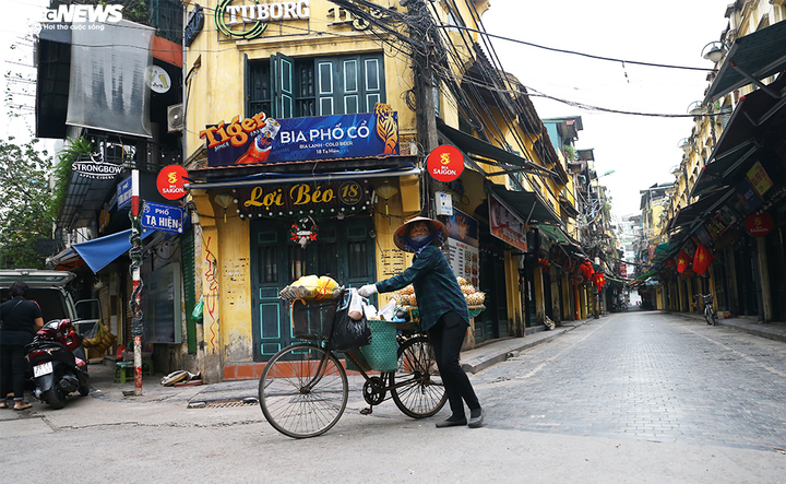 Hà Nội vắng lặng như Tết ngày đầu thực hiện cao điểm chống dịch Covid-19 - 4