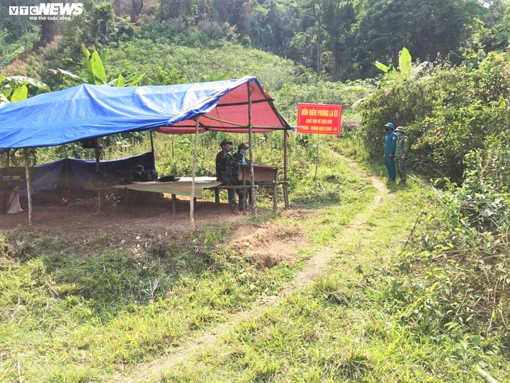 Chống dịch Covid-19, lính biên phòng túc trực 24/24 dọc biên giới Việt - Lào - 7