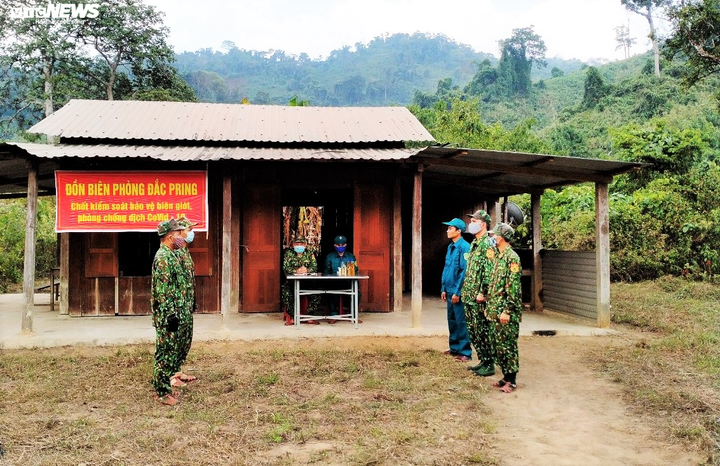 Chống dịch Covid-19, lính biên phòng túc trực 24/24 dọc biên giới Việt - Lào - 3