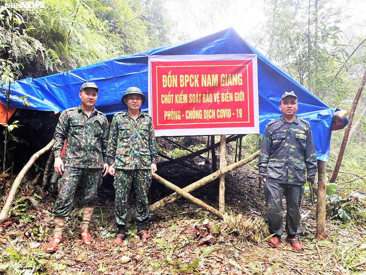 Chống dịch Covid-19, lính biên phòng túc trực 24/24 dọc biên giới Việt - Lào - 6
