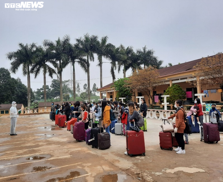 Thủ tướng gửi thư khen lực lượng quân đội, công an phòng chống dịch Covid-19 - 1