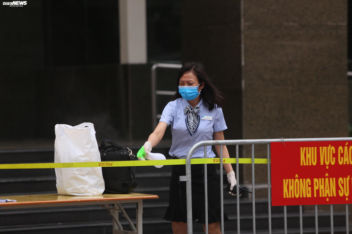 Hà Nội phong tỏa tòa nhà 34T Hoàng Đạo Thúy, nơi có người nghi mắc Covid-19 - 5