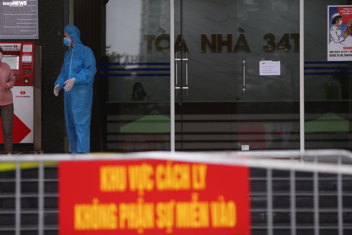 Hà Nội phong tỏa tòa nhà 34T Hoàng Đạo Thúy, nơi có người nghi mắc Covid-19 - 8