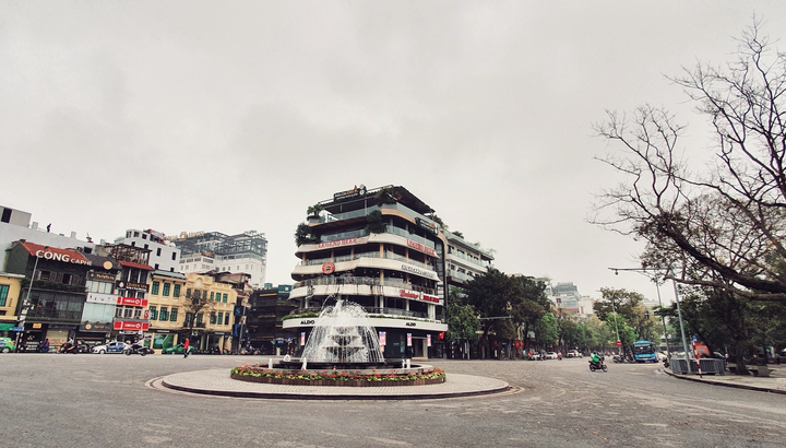 Thủ tướng yêu cầu Hà Nội, TP.HCM sẵn sàng mọi phương án cách ly - 2