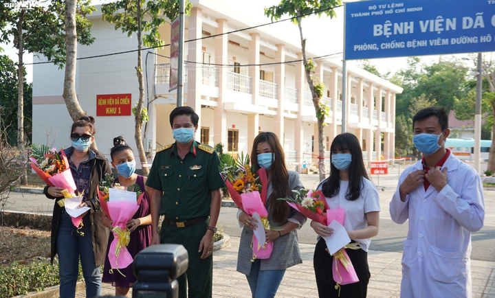 4 ca khỏi Covid-19 vừa xuất viện ở TP.HCM: Người điều trị lâu nhất chỉ 13 ngày - 5
