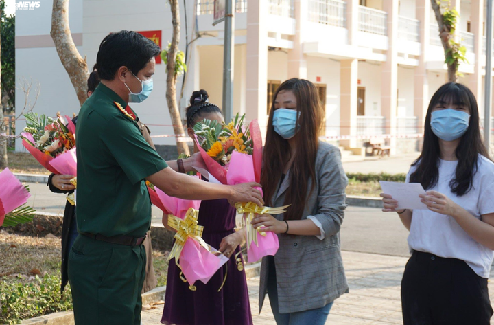 4 ca khỏi Covid-19 vừa xuất viện ở TP.HCM: Người điều trị lâu nhất chỉ 13 ngày - 4