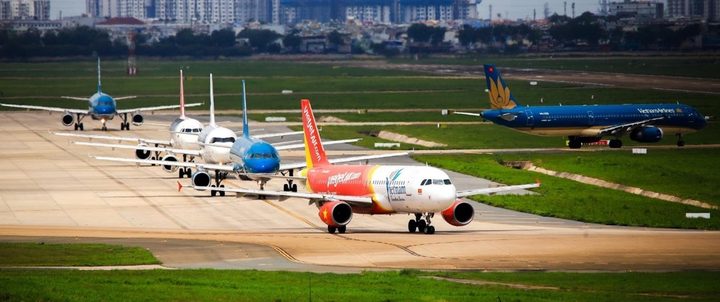 Chặng bay Hà Nội - TP.HCM chỉ duy trì 1 chuyến/ngày cho mỗi hãng bay - 1