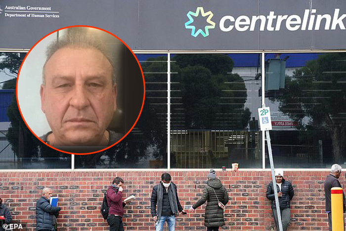 Ông lão tốt bụng tặng 10.000 USD tiền mặt cho người thất nghiệp - 1