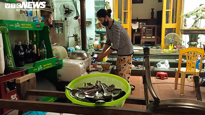 Tiểu thương Hà Nội đồng loạt đóng quán, bán hàng online - 10