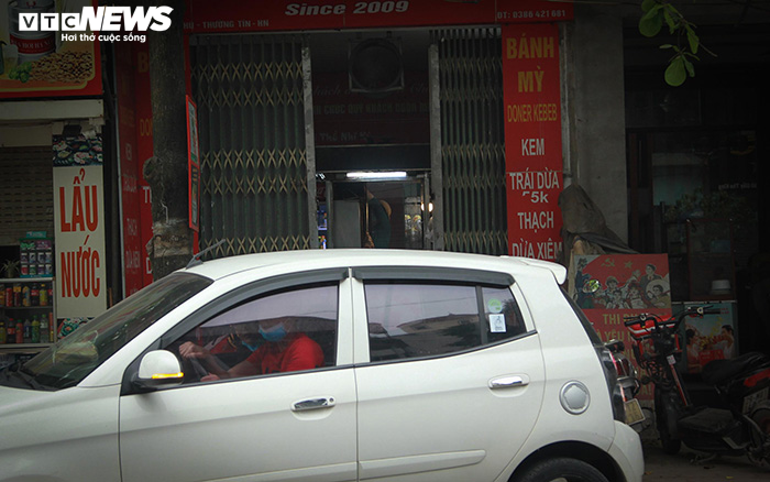 Tiểu thương Hà Nội đồng loạt đóng quán, bán hàng online - 8