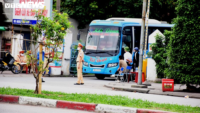 Ảnh: Các bến xe Hải Phòng vắng ngắt trong mùa dịch Covid-19 - 9