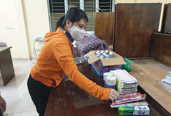 Ra đường không lý do, hơn 40 người bị đưa về nhà văn hóa ngủ qua đêm - 3