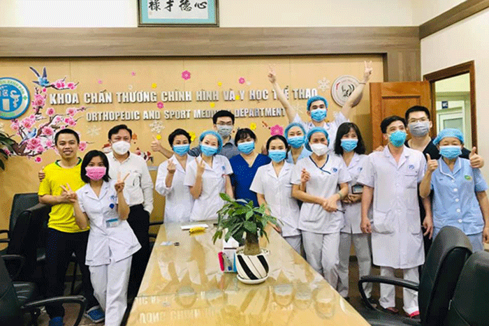 Nhiều người âm tính với virus corona, Bệnh viện Xanh Pôn gỡ phong tỏa - 1