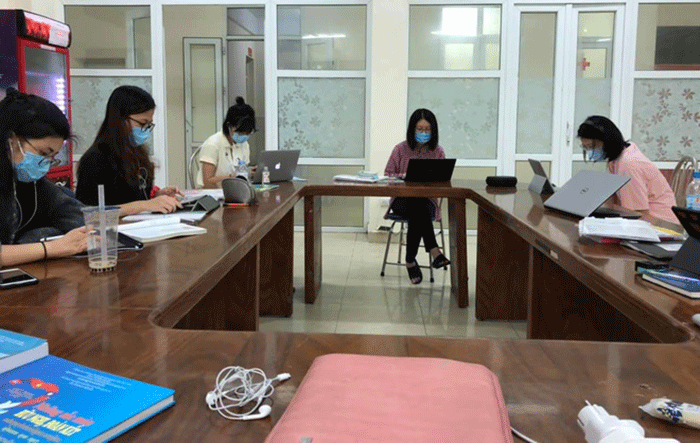 Du học sinh trong khu cách ly ở TP.HCM: Dậy từ 4h sáng học online - 3
