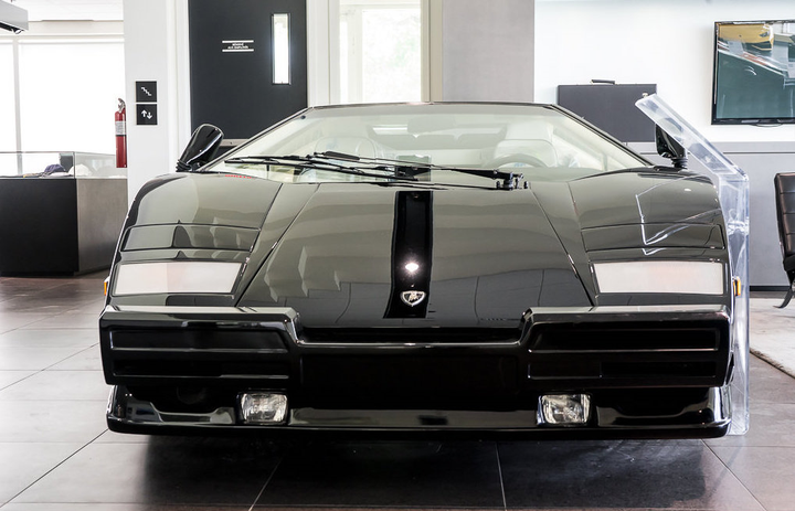 Lamborghini Countach 1990 được rao bán với giá gần 570.000 USD - 2