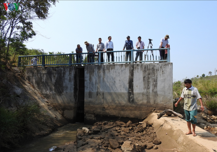 Gây khô hạn, 2 công ty thủy điện sẽ đền bù thiệt hại cho dân - 2