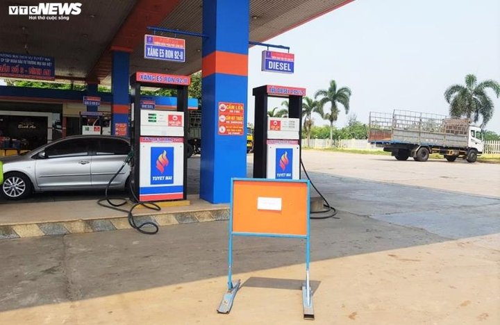 Xăng vừa giảm đã ‘cháy hàng’ ở Quảng Nam: Bộ Công Thương nói gì? - 1