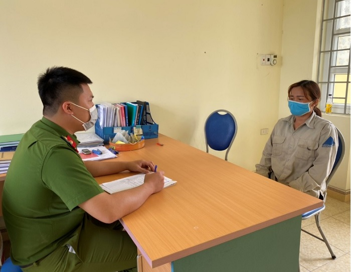 Xử phạt 11 công nhân không đeo khẩu trang nơi công cộng - 1