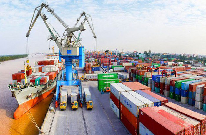 10 tháng, Việt Nam xuất siêu 18,2 tỷ USD - 1