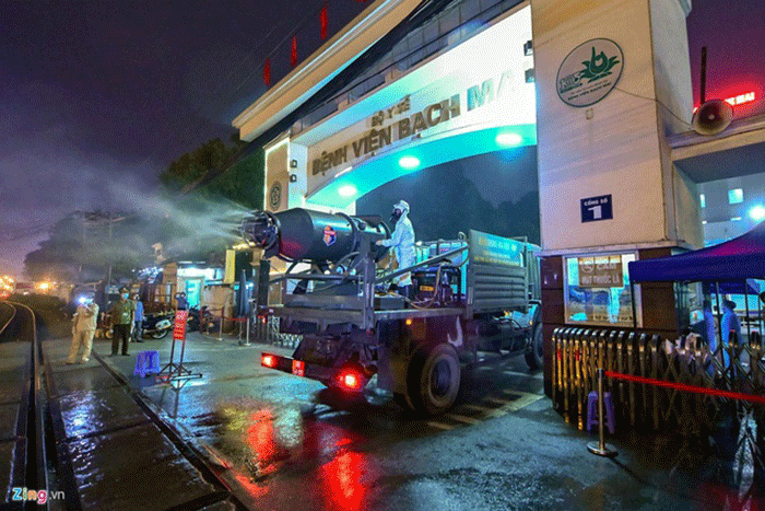 Thứ trưởng Y tế: ‘Dịch Covid-19 chuyển sang cấp độ 3’ - 1