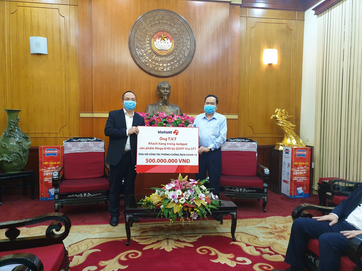 Nhiều công ty xổ số hứa hỗ trợ người bán vé dạo trong thời gian dừng phát hành - 2