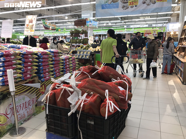 Siêu thị Hà Nội đầy ắp hàng hóa, không tăng giá - 11