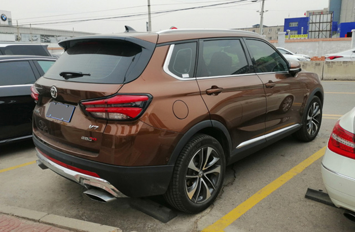 Brilliance V7 đang 'gây sốt' ở Việt Nam có giống VinFast Lux SA2.0? - 6