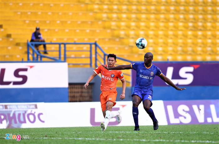 Bầu Đức cấm HAGL họp trực tuyến với VFF và VPF bàn đá tiếp V-League 2020 - 2