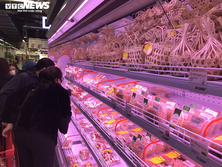 Siêu thị Hà Nội đầy ắp hàng hóa, không tăng giá - 9