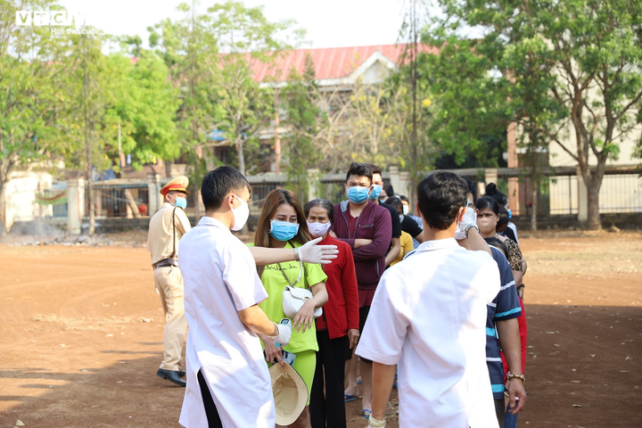 TP Buôn Ma Thuột lập nhiều chốt trên các tuyến đường quan trọng để kiểm dịch - 6