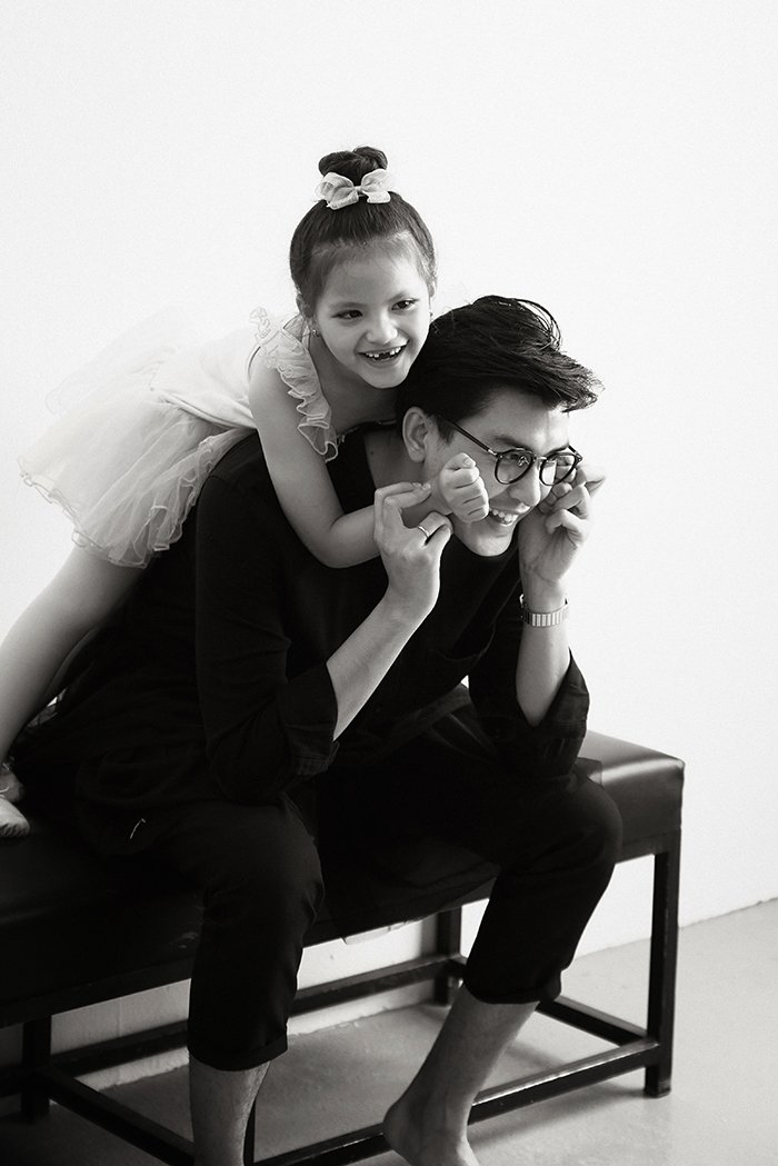 Quang Đại chia sẻ bộ ảnh cực dễ thương cùng các 'Tí hon mộng mơ' - 2